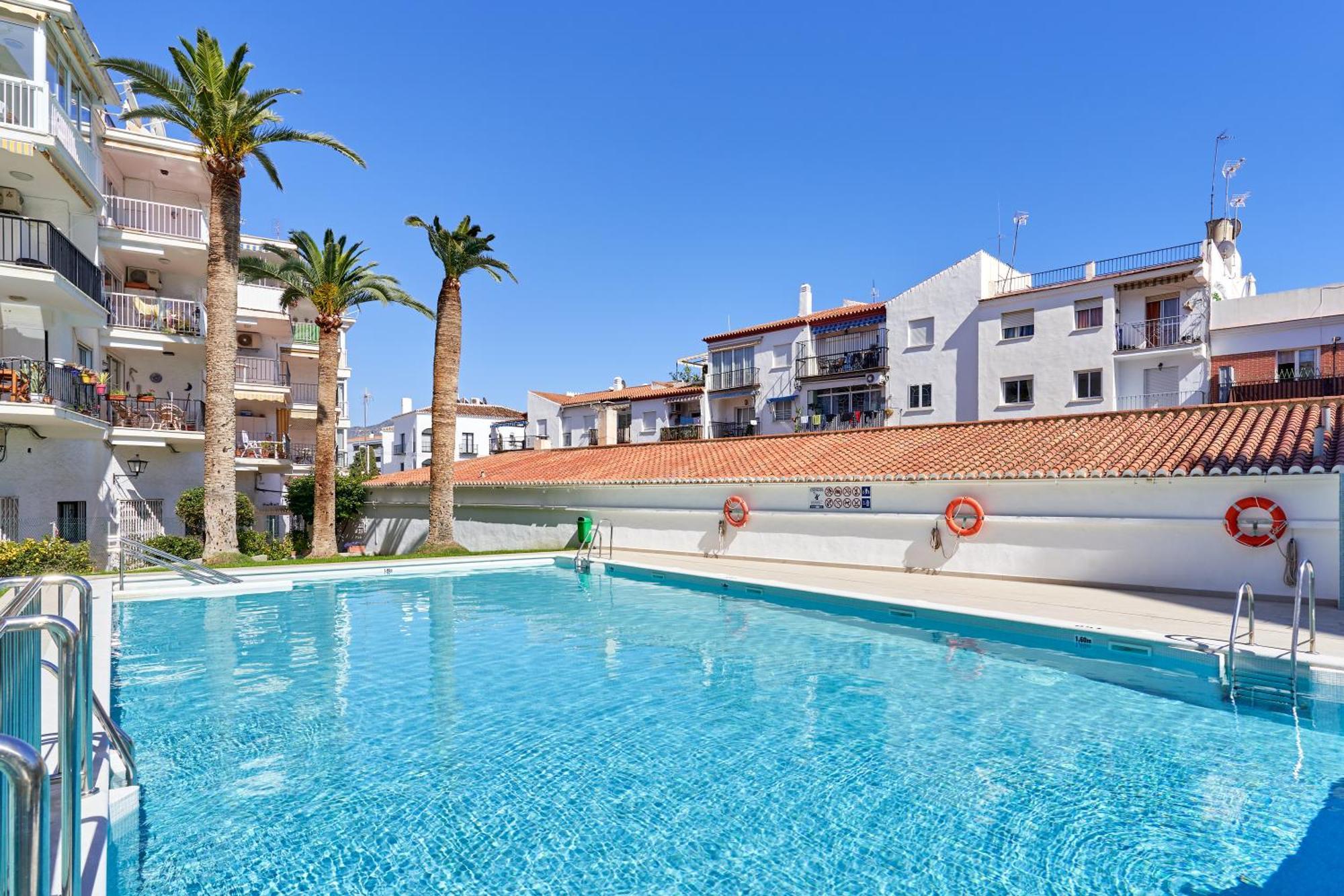 1 Bed Apartment With Sea View Nerja Exterior foto